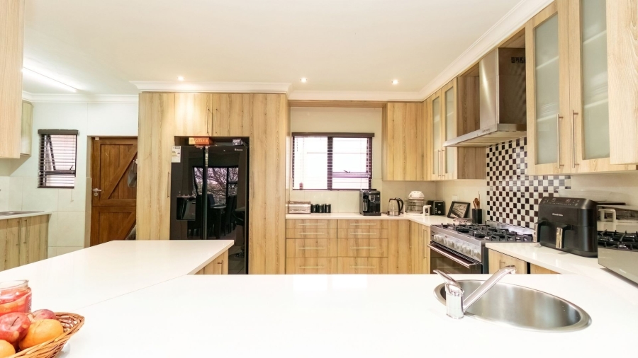 4 Bedroom Property for Sale in Boschdal North West